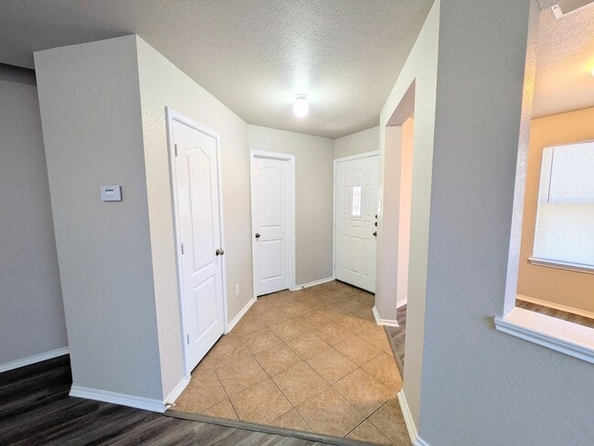 Photo - Very Nice 4 Bedroom Home In Convenient Northwest Location!