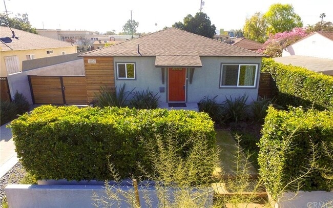 Photo - GORGEOUS 3 BED 2 BATH HOME IN BIXBY KNOLLS...  LARGE YARD, AND CHILLY A/C