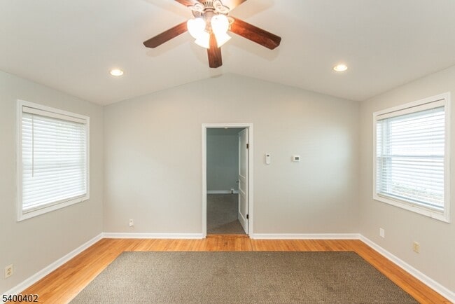 Photo - 59 Iroquois Ave