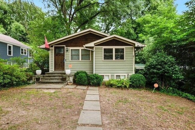 Building Photo - 677 Holmes St NW