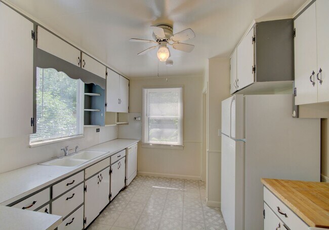 Photo - DU HOUSE FOR RENT