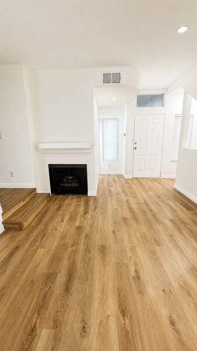 Photo - 7900 Woodman Ave