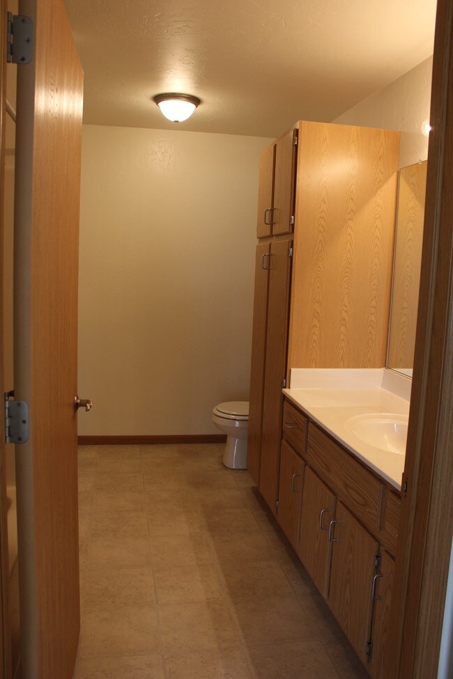 Phase 1 - 1 Bed - Upper - Bathroom