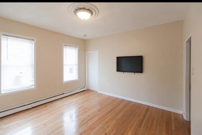 Photo - 195 Maverick St Unidad 1