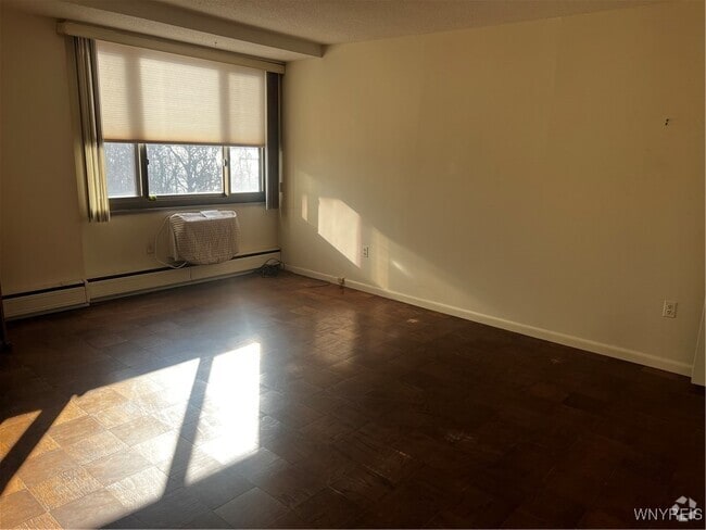 Building Photo - 151 Buffalo Ave Rental