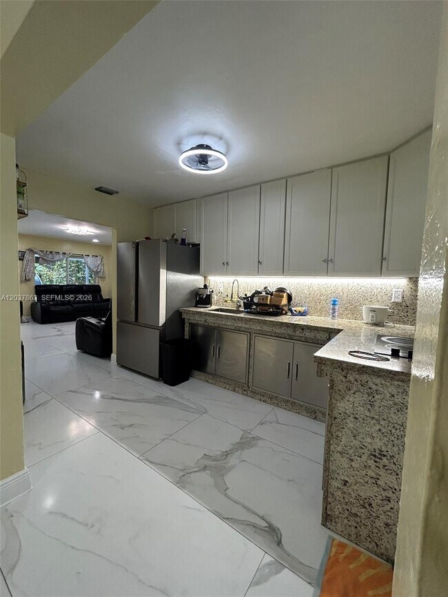 Photo - 5157 NE 5th Ave