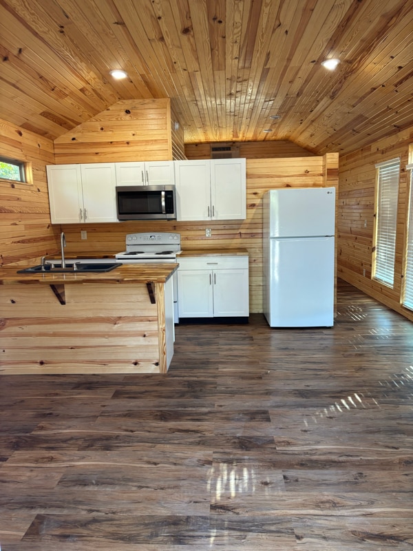 Photo - 16889 Digby Dr