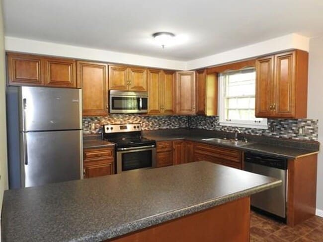 Photo - 4 Bedroom 1.5 Bath near Dover Rd!