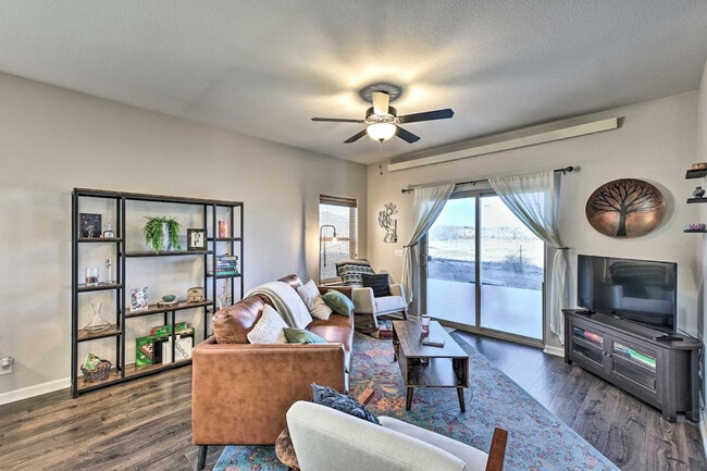 Building Photo - 10481 Table Rock Ct Unit ID1385721P