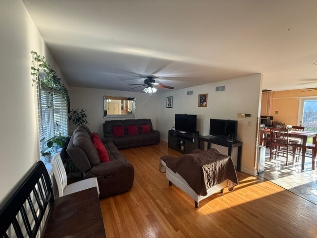 Photo - 1021 Stonegate Rd