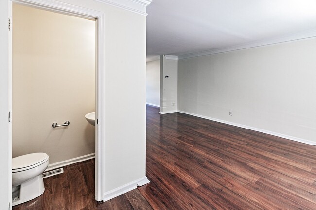 Photo - Exceptionally Nice 3 BR 2.5 BA Townhome in River Walk