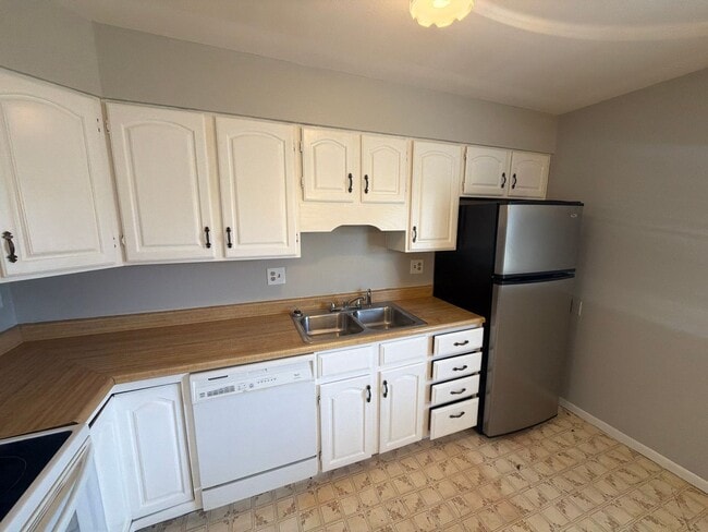 Photo - 4471 E Pikes Peak Ave Unit 4471