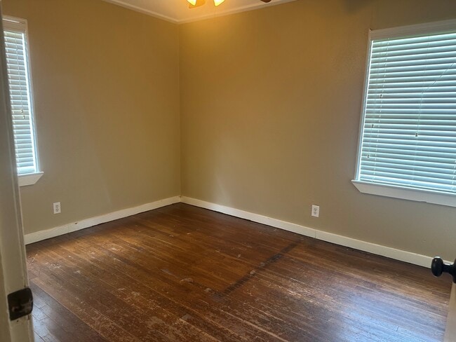 Photo - 114 Forest Oaks Ln