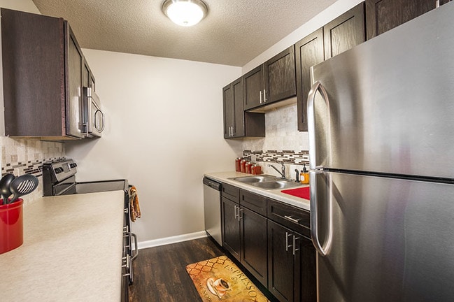 Photo - Skyline Apartments