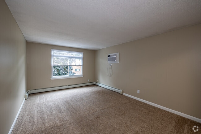 2BR, 1BA - Huntington - Living Room