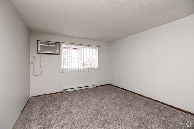 1BR, 1BA - 750SF - Living Room