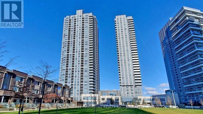 Photo - 275 Village Green Square Unit 1025