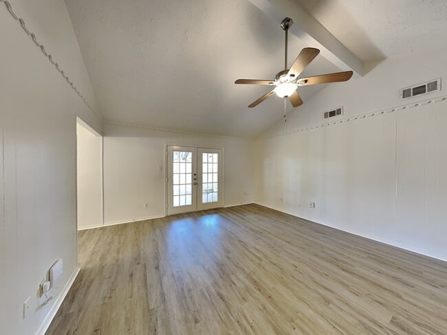 Photo - 4806 Lost Oak Dr