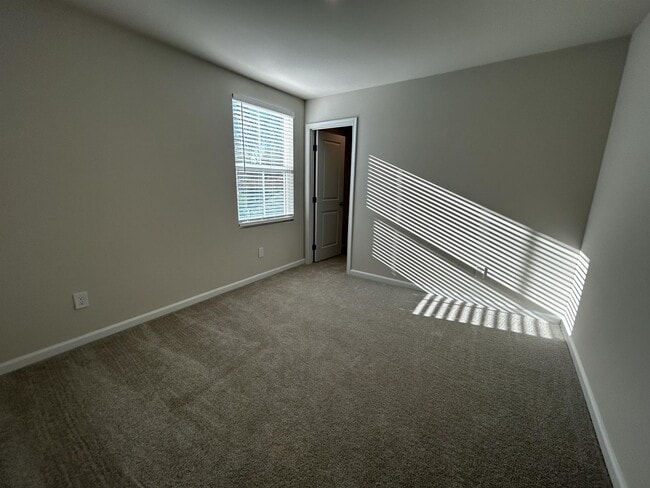 Photo - 261 Utica Bnd Ct