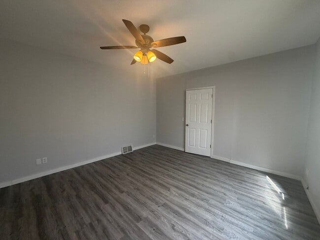 Photo - 1518 W 2nd St