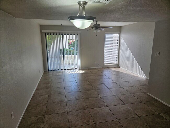 Photo - 885 N Granite Reef Rd