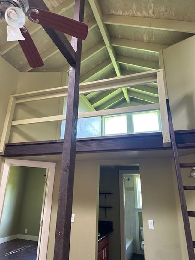 Photo - 220 Laniloa Way Unidad 220A Laniloa Way-A 2bd/1ba with a loft