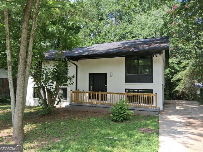 Photo - 8229 Queens Dr