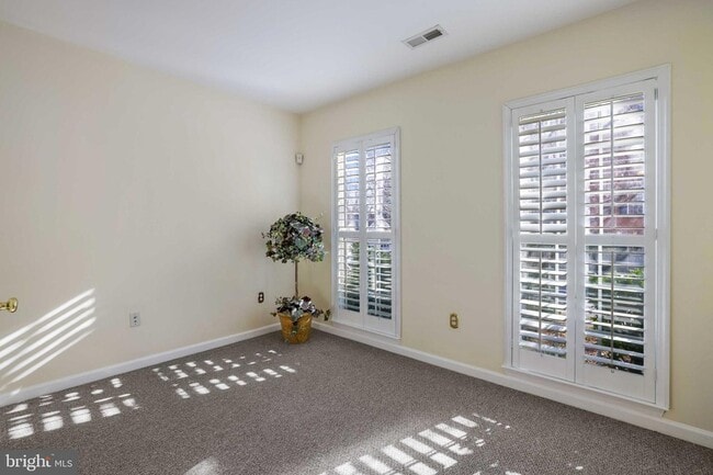 Photo - 409 Phelps St