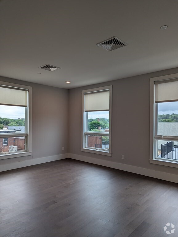 Building Photo - 3193 Washington St Unit 308 Rental