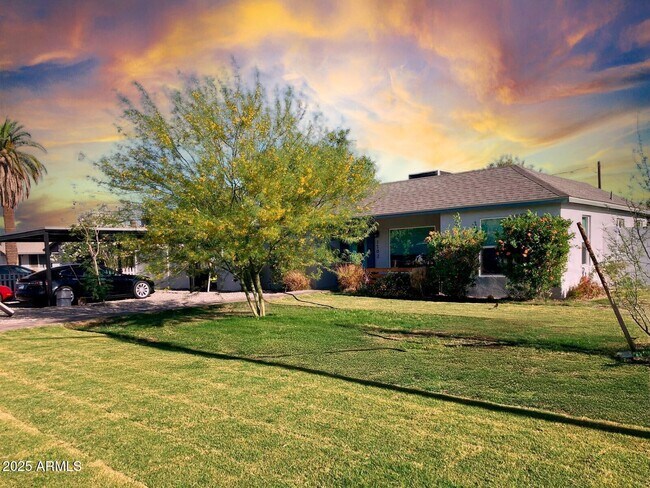 Photo - 1702 W Glenrosa Ave Casa