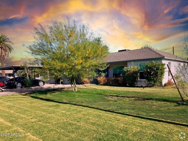 Building Photo - 1702 W Glenrosa Ave Rental