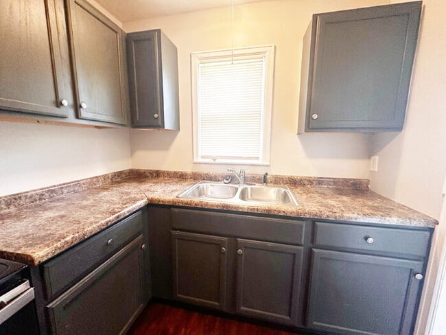 EAST SIDE 2 BEDROOM/2 BATH ALL BRICK RANCH AVAILABLE NOW!