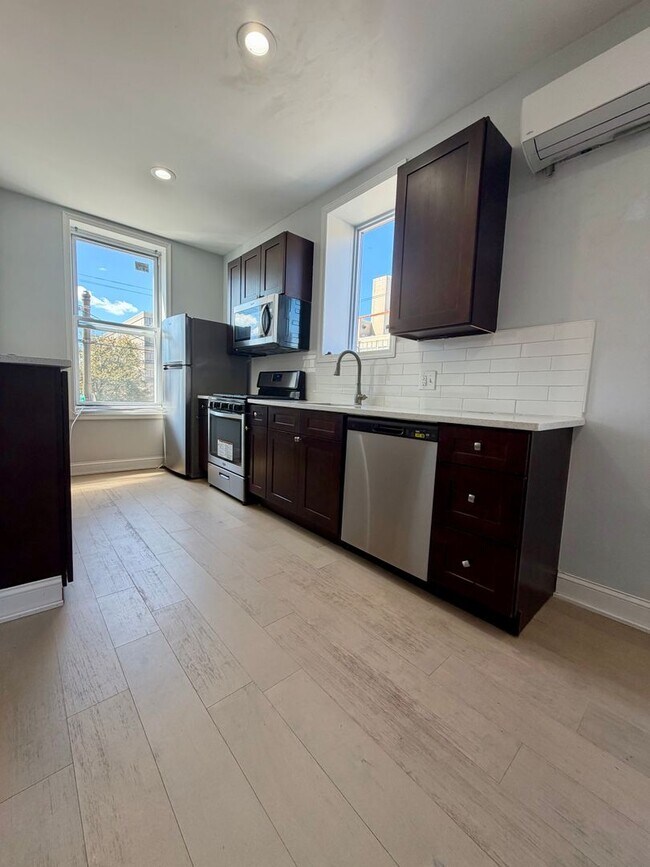 Photo - 1247 Snyder Ave Unit 3