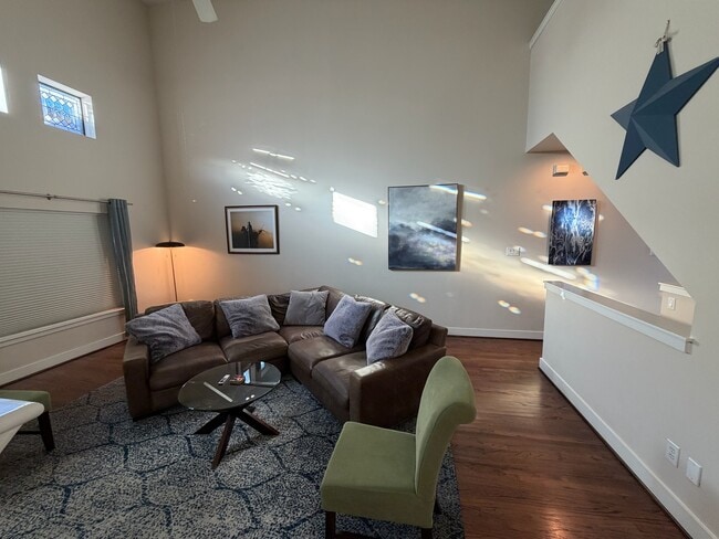 Photo - 5810 Darling St