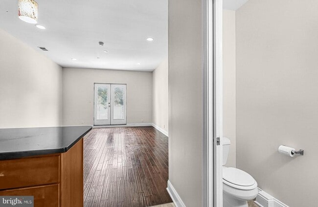 Photo - 2050 Frankford Ave Unit B