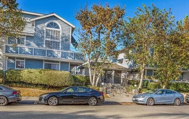 Photo - 18427 Vincennes St Condo Unit 5