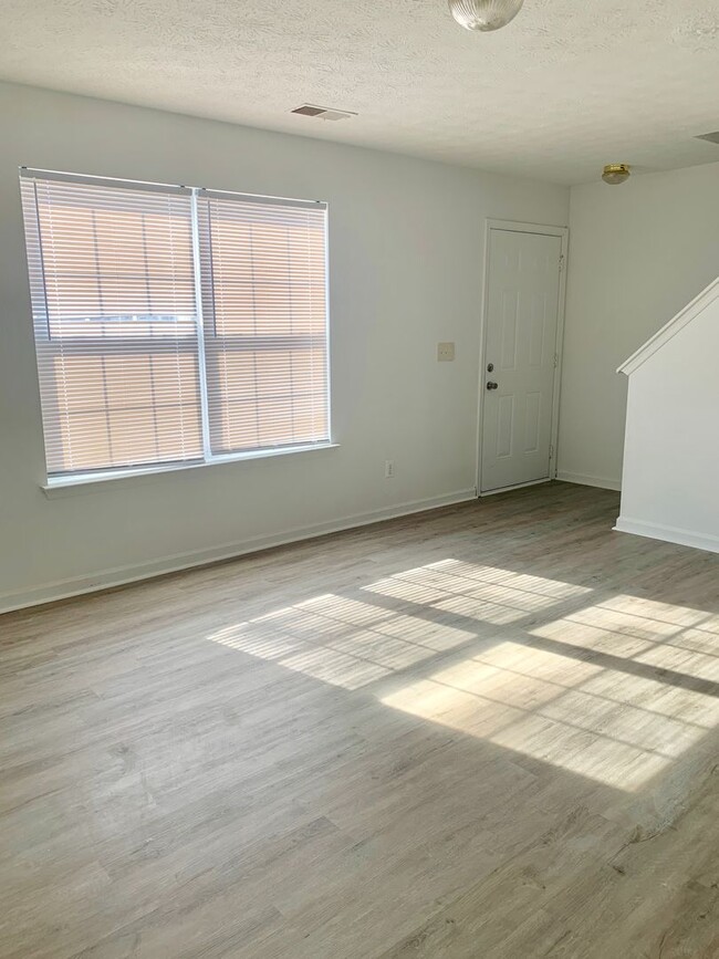 Photo - 3 Bedroom End Unit Townhouse