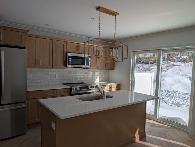 Photo - 778 S Main St