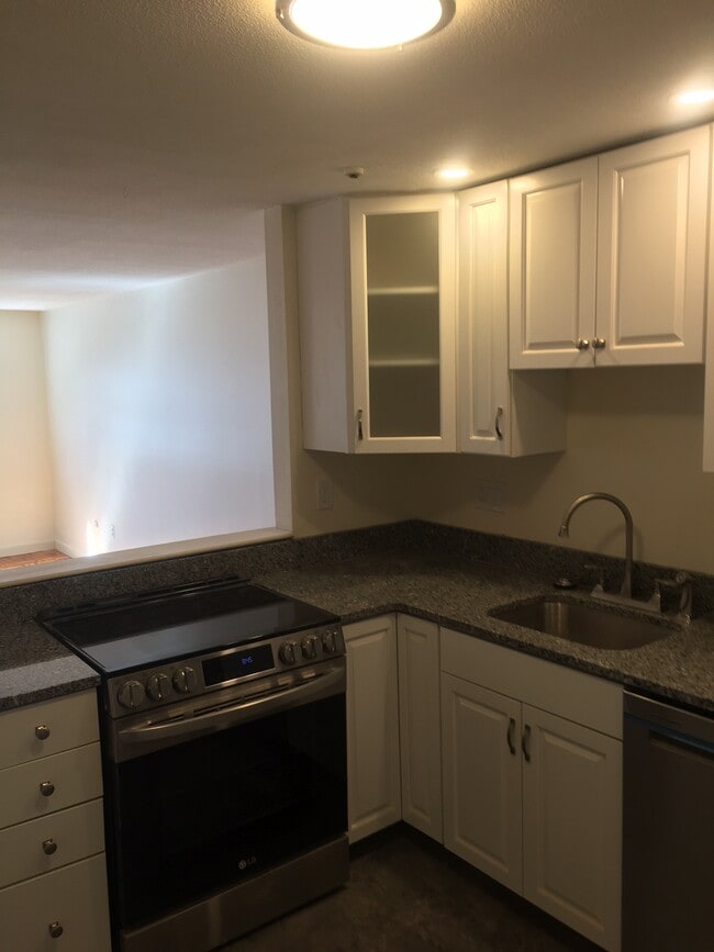 Photo - 881 Main St Unit #13