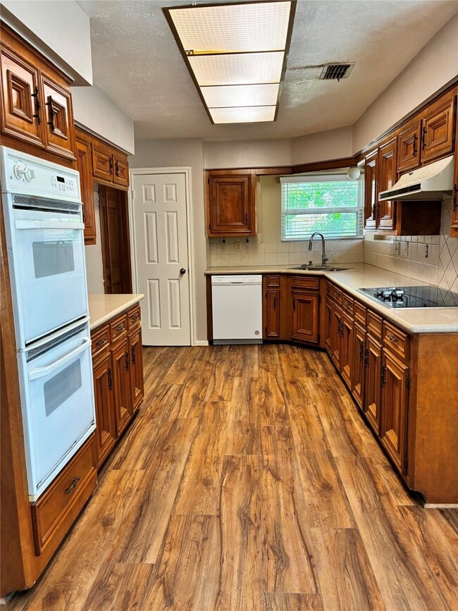 Building Photo - 15502 Rio Plaza Dr Rental