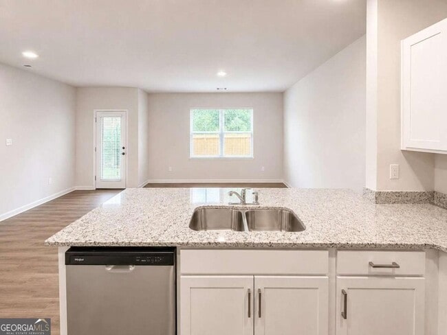 Photo - 14 Silverbell Ln NW