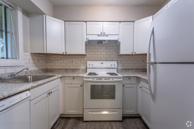 Interior Photo - Broadway Park Apartments