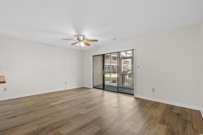 Photo - 1870 Auburn Ln