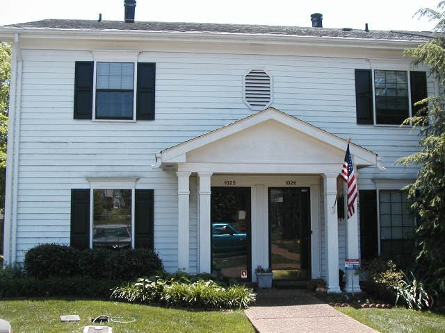 Building Photo - 1025 Brentwood Pointe