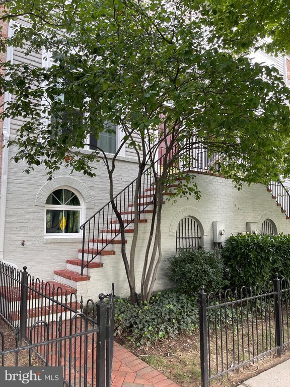 Photo - 650 9th St SW