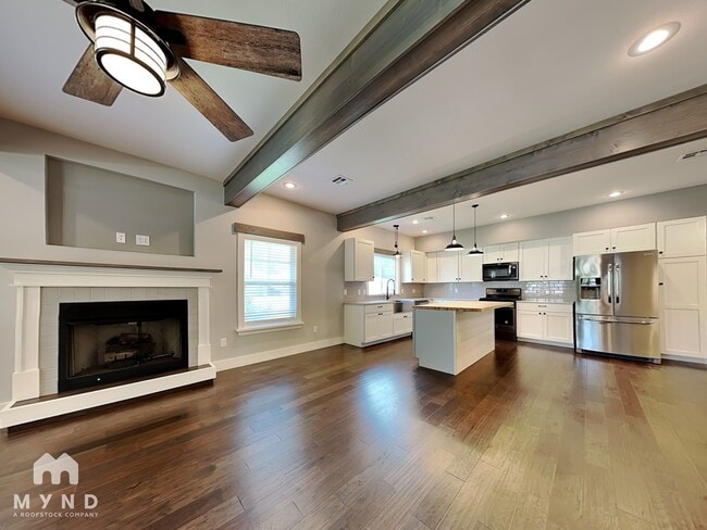 Photo - 405 S Carl St