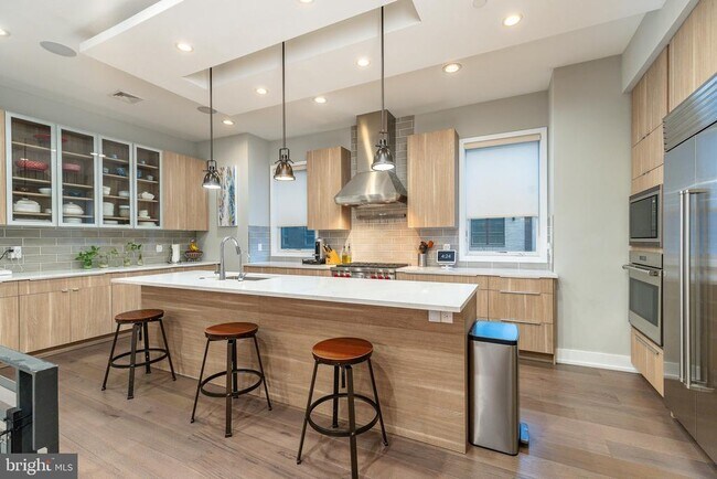 Photo - 608 N 3rd St