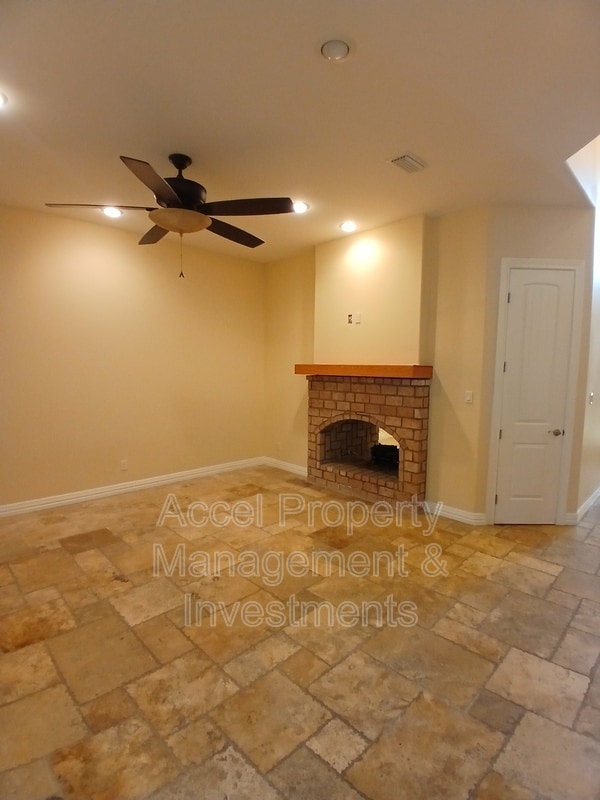 Photo - 2423 W Hampton Ave