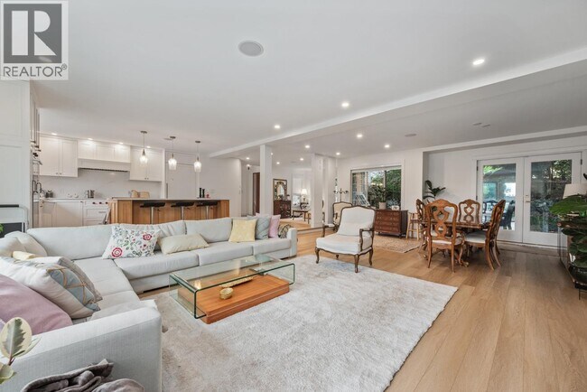 Photo - 1390 Lawson Ave