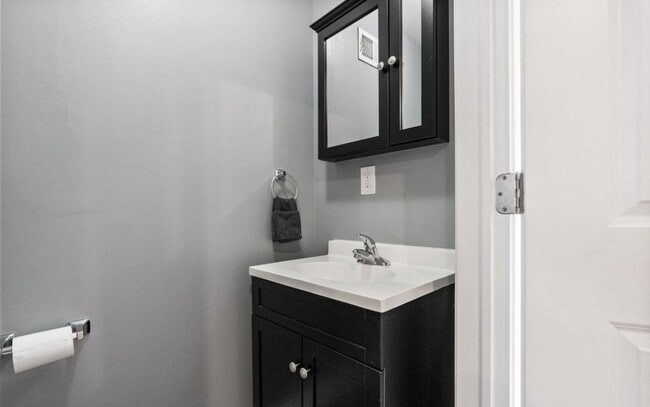 Photo - 1607 Manton St